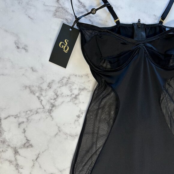 *FINAL SALE* God Save Queens Valeria Dress Size 0-2 - Picture 9 of 9